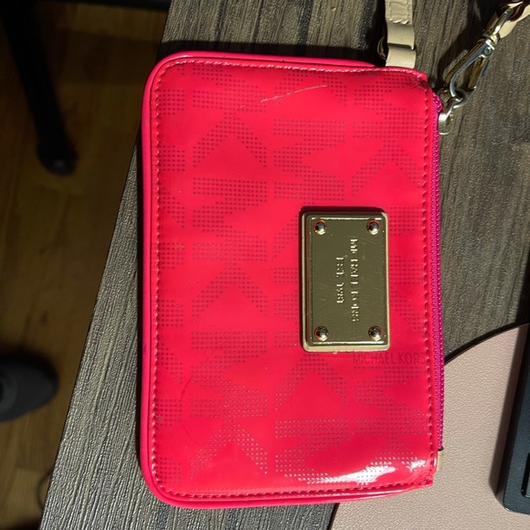 GREAT COIN BAG. SUPER CUTE & Only worn handful of times. 100% authentic - Picture 5 of 6